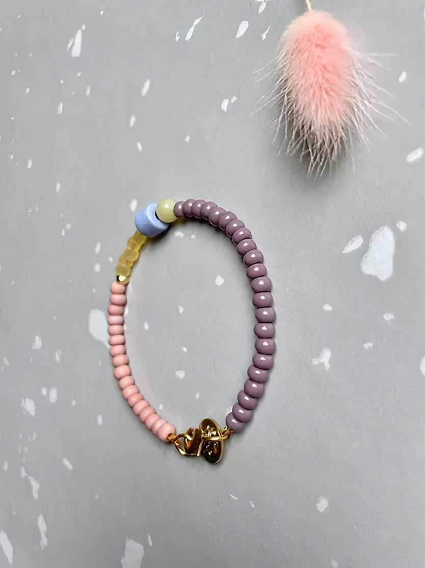 your-online-store-for-officially-licensed-armband-fur-erwachsene-handgemacht-charlotta-hot-on-sale_1.jpg