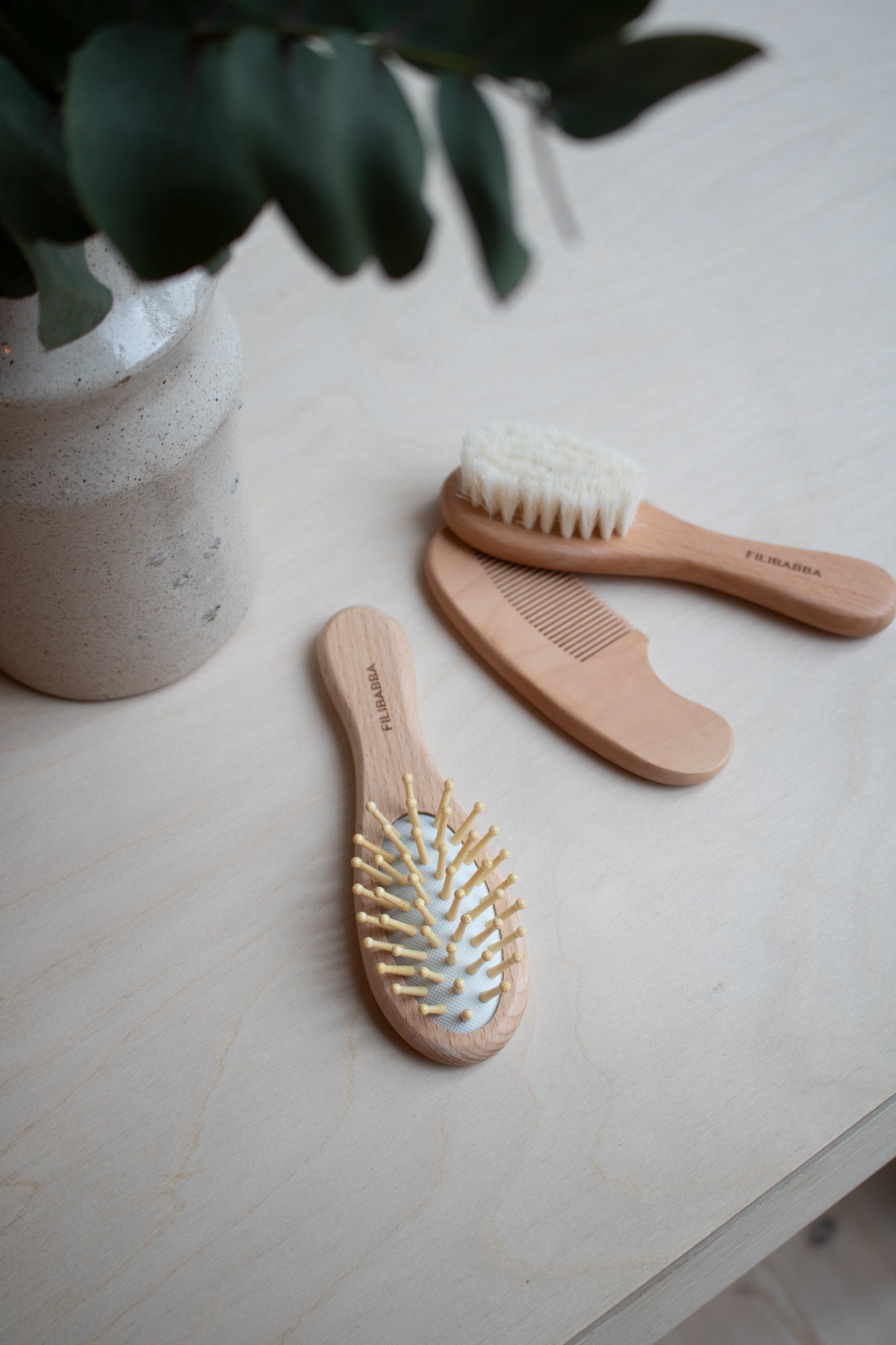 grab-your-favorite-babybursten-und-kamm-set-aus-birkenholz-online-now_2.jpg
