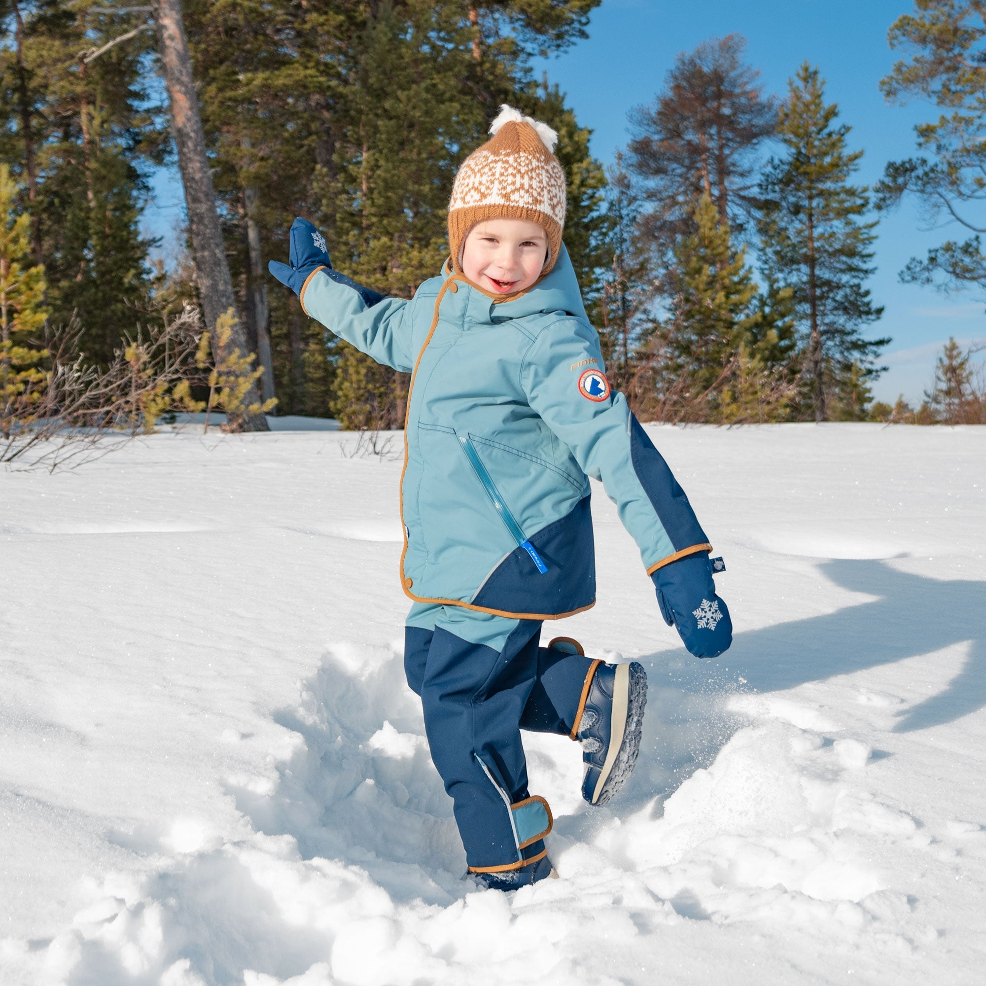 shop-for-finkid-talvinen-husky-sportlicher-winterparka-mit-abnehmbarer-kapuze-dove-almond-on-sale_1.jpg