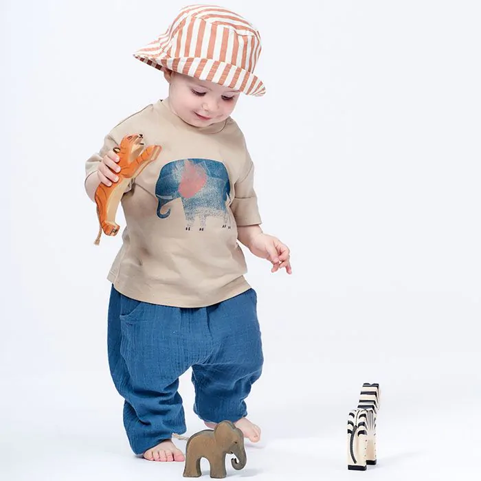 super-cool-fashion-hose-lang-musselin-tiefseeblau-fashion_1.png