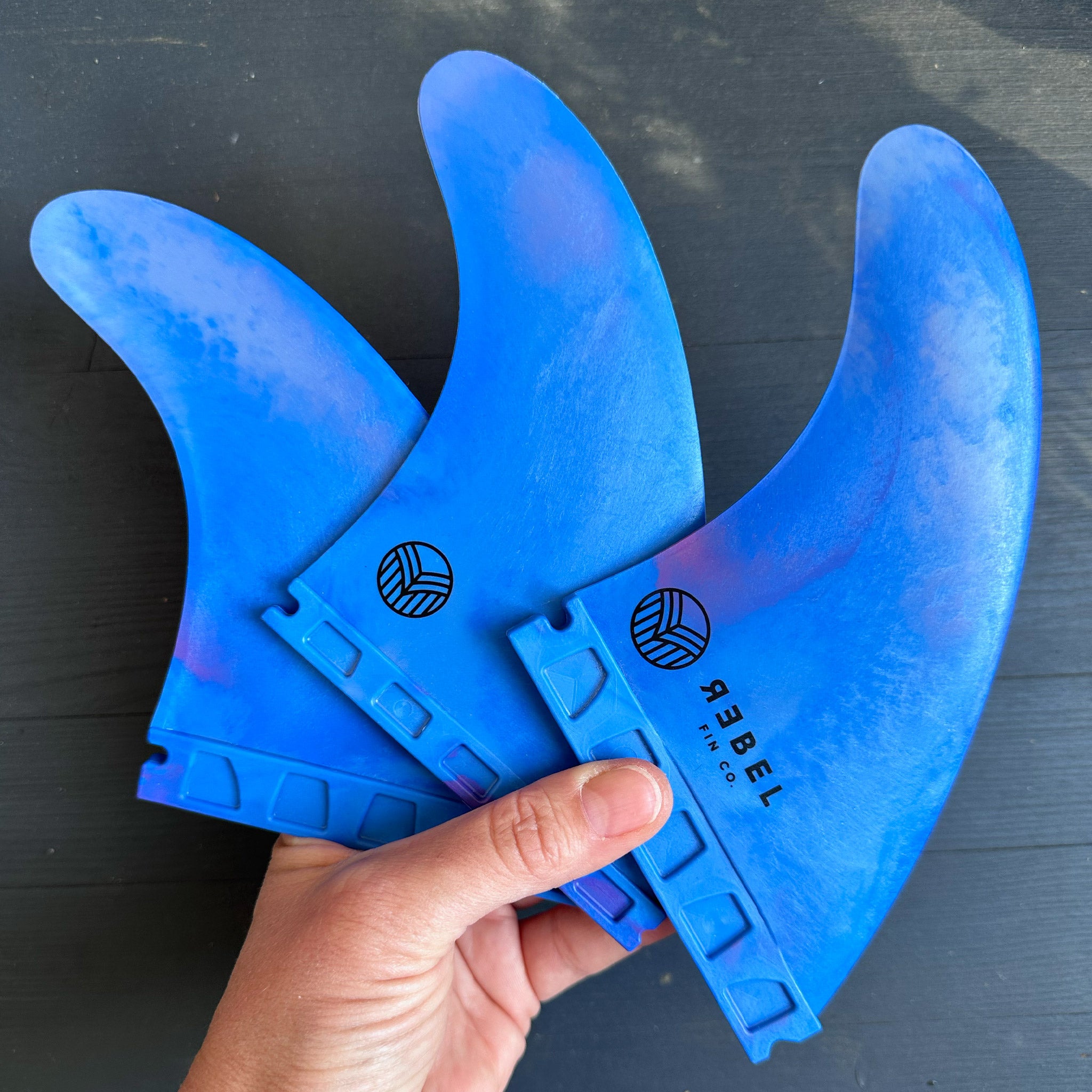 official-marble-thruster-fins-futures-recycelte-glasfaserverstarkte-materialien-online-now_1.jpg