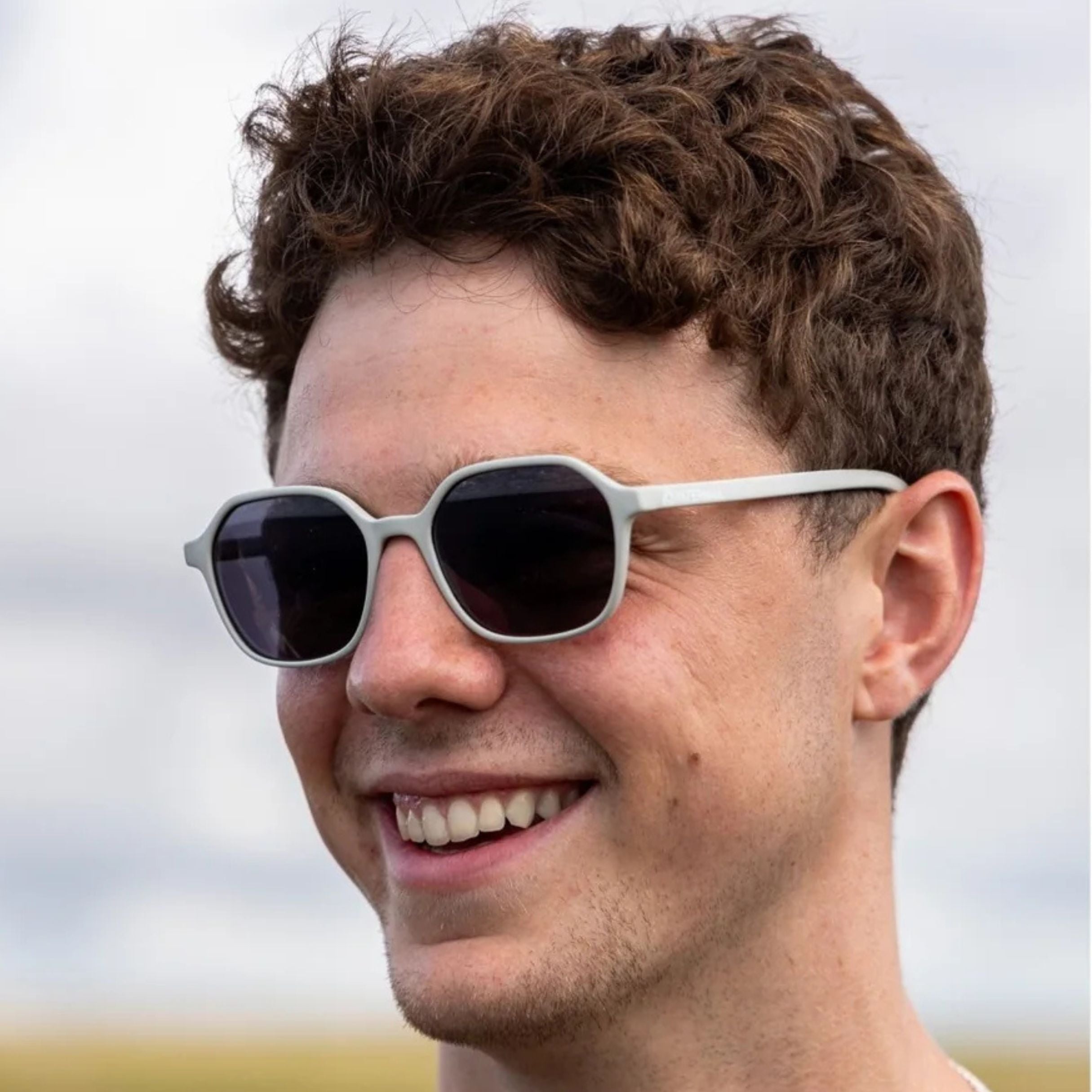 shop-for-the-latest-droskyn-dune-sunglasses-polarised-grey-lens-discount_4.jpg