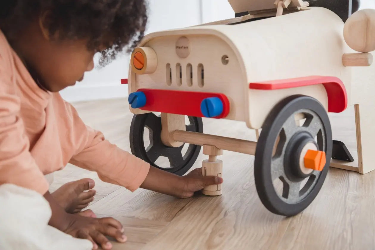 a-great-place-to-buy-plantoys-rollenspielzeug-automechaniker-online-sale_2.jpg